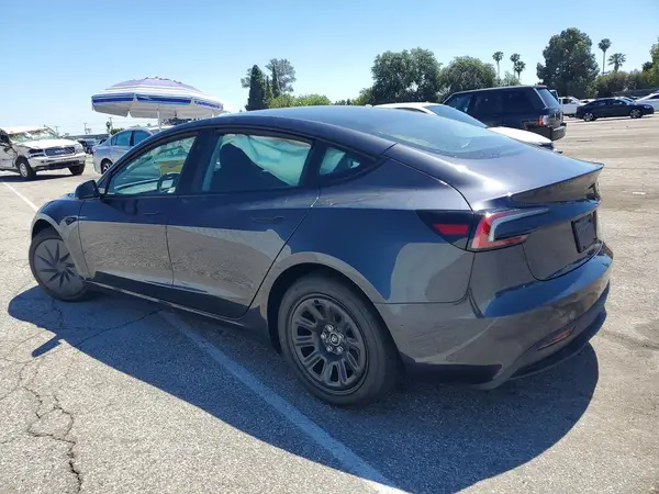 5YJ3E1EA1TF167379 2026 TESLA MODEL 3 - Image 2