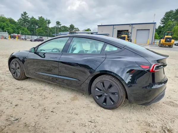 5YJ3E1EA1TF182335 2026 TESLA MODEL 3 - Image 2