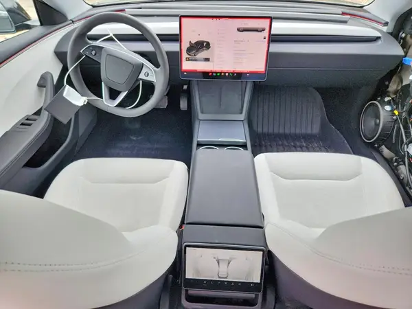 5YJ3E1EA1TF182335 2026 TESLA MODEL 3 - Image 8