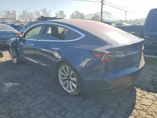 5YJ3E1EA2JF003703 2018 TESLA MODEL 3 - Image 2
