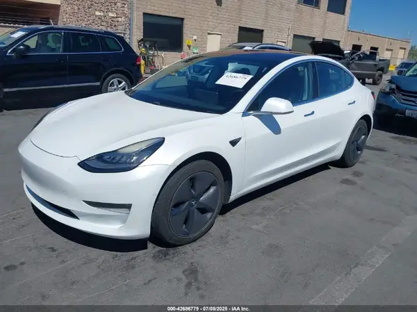 5YJ3E1EA2JF004348 2018 TESLA MODEL 3 - Image 2