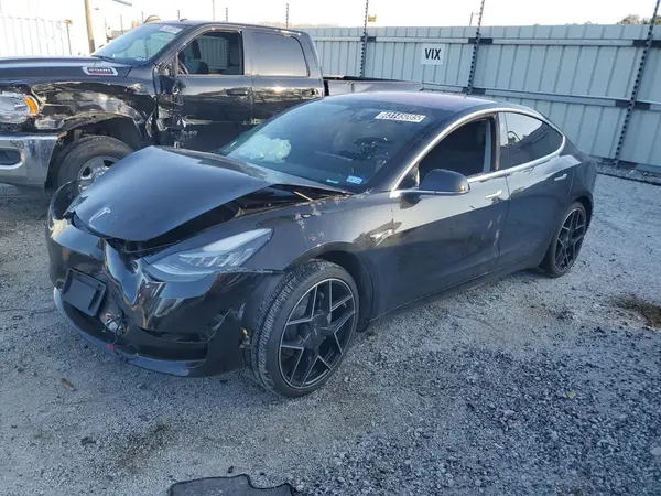 5YJ3E1EA2JF004978 2018 TESLA MODEL 3 - Image 1