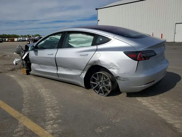 5YJ3E1EA2JF006987 2018 TESLA MODEL 3 - Image 2