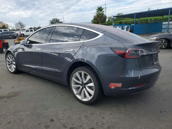5YJ3E1EA2JF009548 2018 TESLA MODEL 3 - Image 2