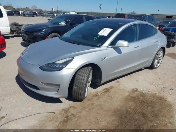 5YJ3E1EA2JF009694 2018 TESLA MODEL 3 - Image 2