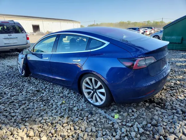 5YJ3E1EA2JF009856 2018 TESLA MODEL 3 - Image 2
