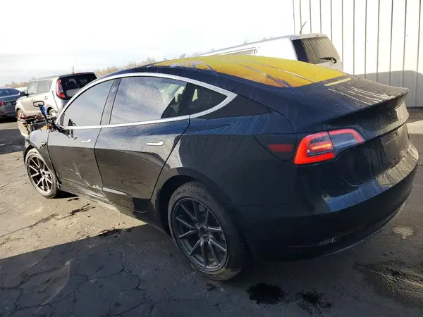 5YJ3E1EA2JF010120 2018 TESLA MODEL 3 - Image 2