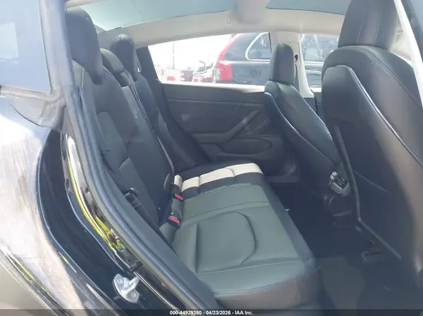 5YJ3E1EA2JF013356 2018 TESLA MODEL 3 - Image 8