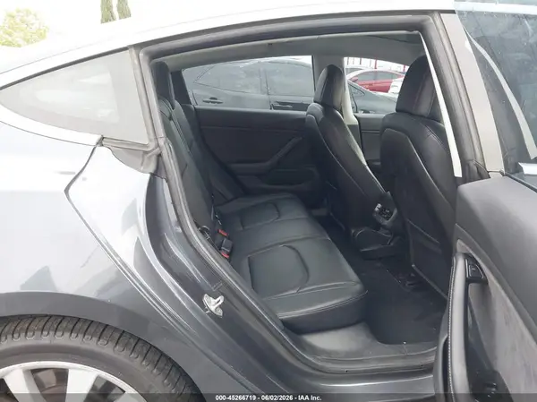 5YJ3E1EA2JF015107 2018 TESLA MODEL 3 - Image 8