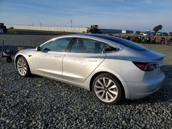 5YJ3E1EA2JF015270 2018 TESLA MODEL 3 - Image 2