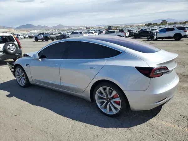 5YJ3E1EA2JF015351 2018 TESLA MODEL 3 - Image 2