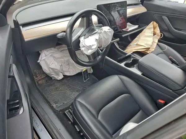 5YJ3E1EA2JF023630 2018 TESLA MODEL 3 - Image 8