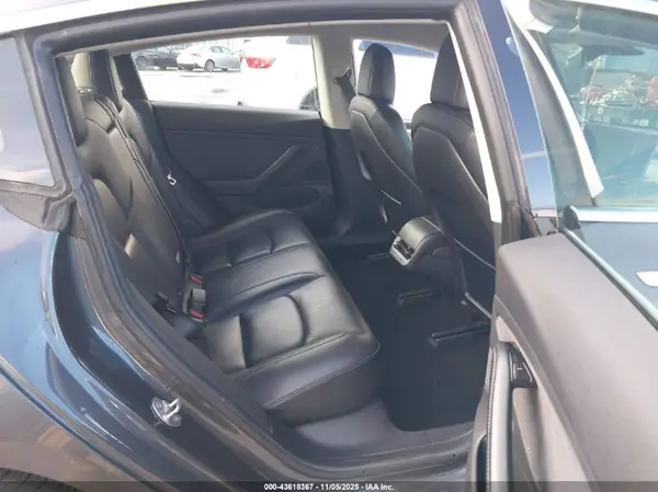 5YJ3E1EA2JF023742 2018 TESLA MODEL 3 - Image 8
