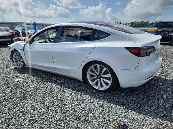 5YJ3E1EA2JF025085 2018 TESLA MODEL 3 - Image 2