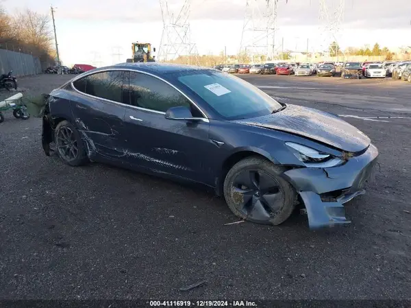 5YJ3E1EA2JF028231 2018 TESLA MODEL 3 - Image 1