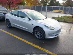 5YJ3E1EA2JF029914 2018 TESLA MODEL 3