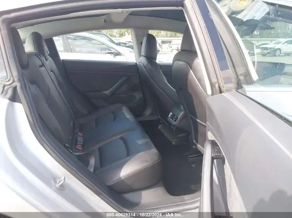 5YJ3E1EA2JF031114 2018 TESLA MODEL 3 - Image 8