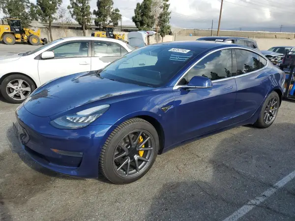 5YJ3E1EA2JF033879 2018 TESLA MODEL 3 - Image 1