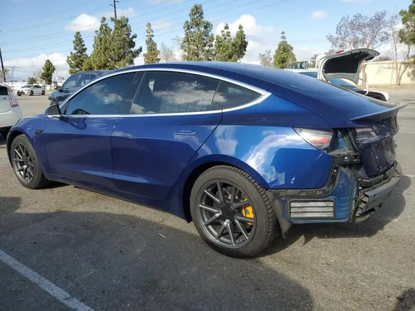 5YJ3E1EA2JF033879 2018 TESLA MODEL 3 - Image 2