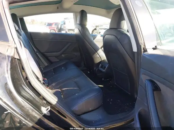 5YJ3E1EA2JF034501 2018 TESLA MODEL 3 - Image 8