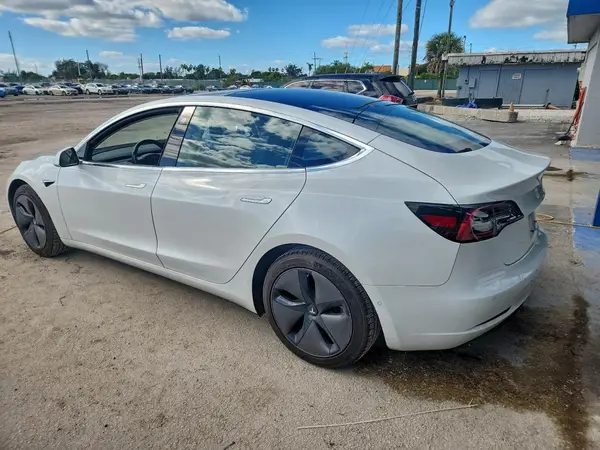 5YJ3E1EA2JF035261 2018 TESLA MODEL 3 - Image 2