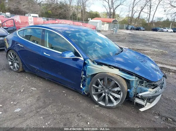 5YJ3E1EA2JF038435 2018 TESLA MODEL 3 - Image 1