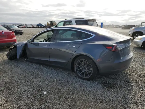 5YJ3E1EA2JF038886 2018 TESLA MODEL 3 - Image 2