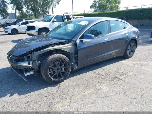 5YJ3E1EA2JF039262 2018 TESLA MODEL 3 - Image 2