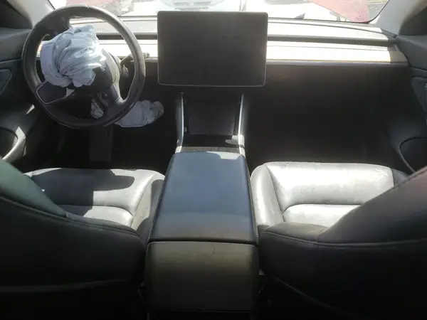 5YJ3E1EA2JF040105 2018 TESLA MODEL 3 - Image 8