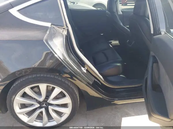 5YJ3E1EA2JF042792 2018 TESLA MODEL 3 - Image 8