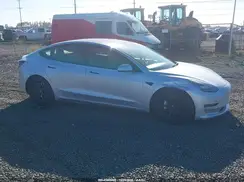 5YJ3E1EA2JF043943 2018 TESLA MODEL 3
