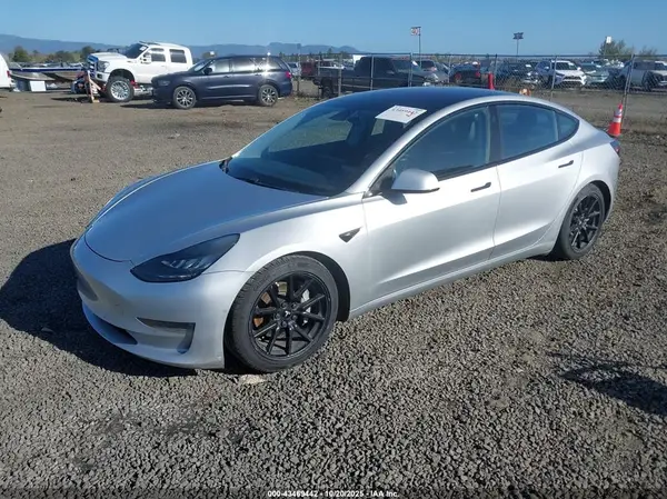5YJ3E1EA2JF043943 2018 TESLA MODEL 3 - Image 2