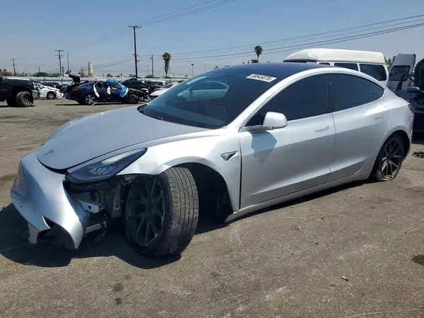 5YJ3E1EA2JF044087 2018 TESLA MODEL 3 - Image 1