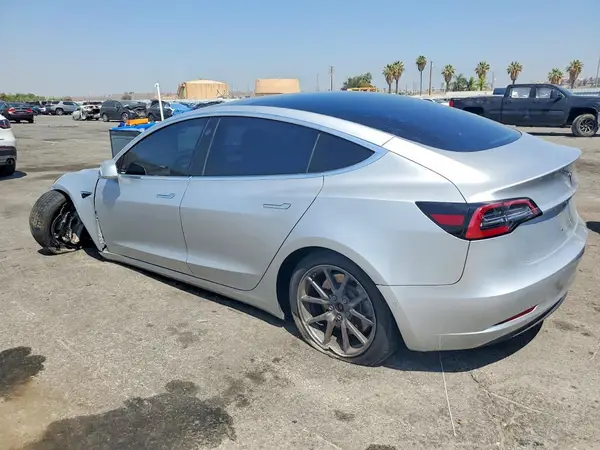 5YJ3E1EA2JF044087 2018 TESLA MODEL 3 - Image 2
