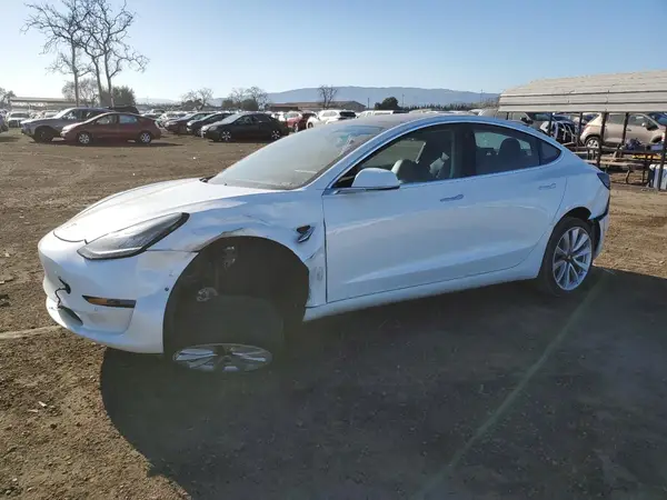 5YJ3E1EA2JF046731 2018 TESLA MODEL 3 - Image 1