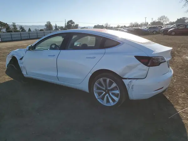 5YJ3E1EA2JF046731 2018 TESLA MODEL 3 - Image 2