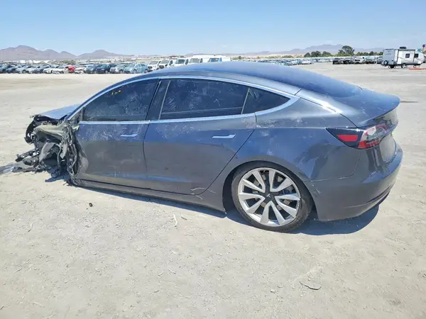 5YJ3E1EA2JF050049 2018 TESLA MODEL 3 - Image 2