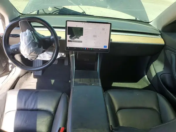 5YJ3E1EA2JF050049 2018 TESLA MODEL 3 - Image 8