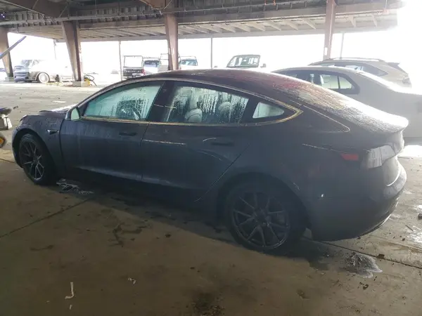 5YJ3E1EA2JF052111 2018 TESLA MODEL 3 - Image 2