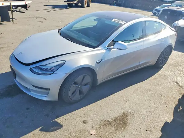 5YJ3E1EA2JF052187 2018 TESLA MODEL 3 - Image 1