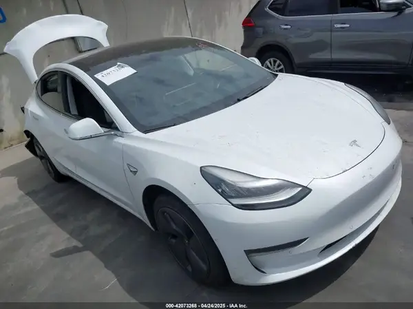 5YJ3E1EA2JF057311 2018 TESLA MODEL 3 - Image 1
