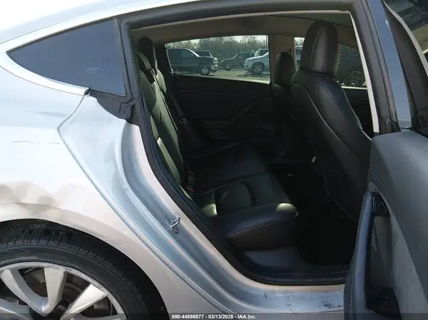 5YJ3E1EA2JF060922 2018 TESLA MODEL 3 - Image 8