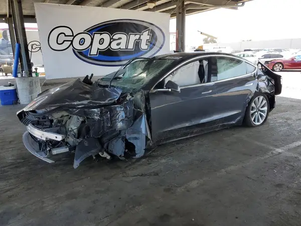 5YJ3E1EA2JF061083 2018 TESLA MODEL 3 - Image 1