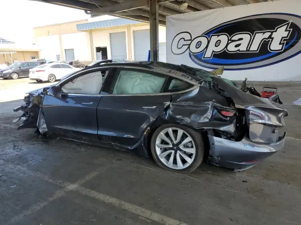 5YJ3E1EA2JF061083 2018 TESLA MODEL 3 - Image 2