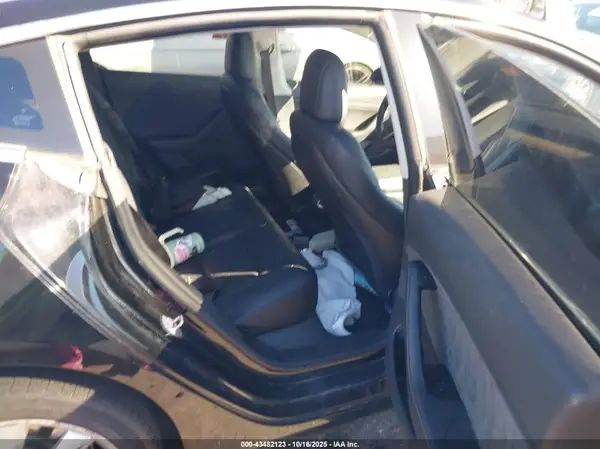 5YJ3E1EA2JF061231 2018 TESLA MODEL 3 - Image 8