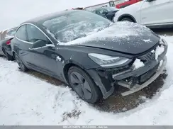 5YJ3E1EA2JF071855 2018 TESLA MODEL 3