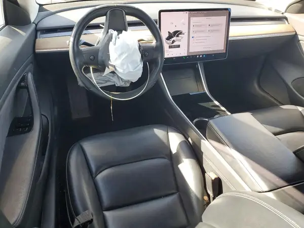 5YJ3E1EA2JF071869 2018 TESLA MODEL 3 - Image 8