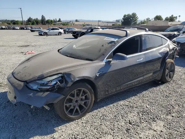 5YJ3E1EA2JF077624 2018 TESLA MODEL 3 - Image 1