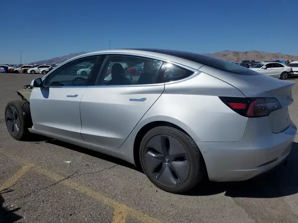 5YJ3E1EA2JF078532 2018 TESLA MODEL 3 - Image 2