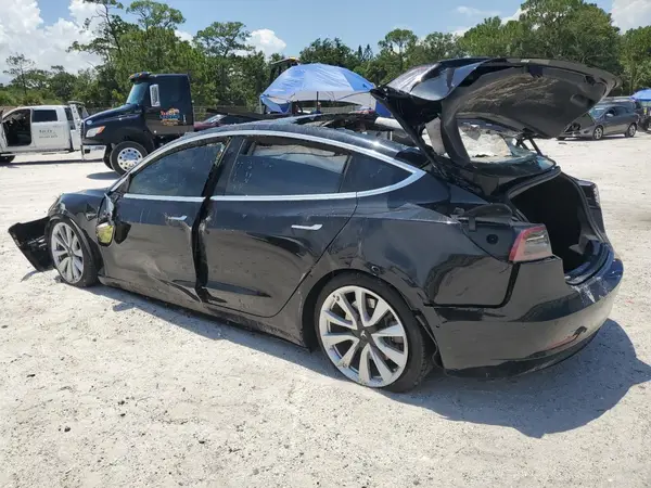 5YJ3E1EA2JF089319 2018 TESLA MODEL 3 - Image 2